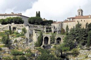 Small Group Full-Day Trip to Medieval French Riviera Villages from Nice - Boulevard de la Croisette: Cannes in 30 Minutes (Yes, Really)
