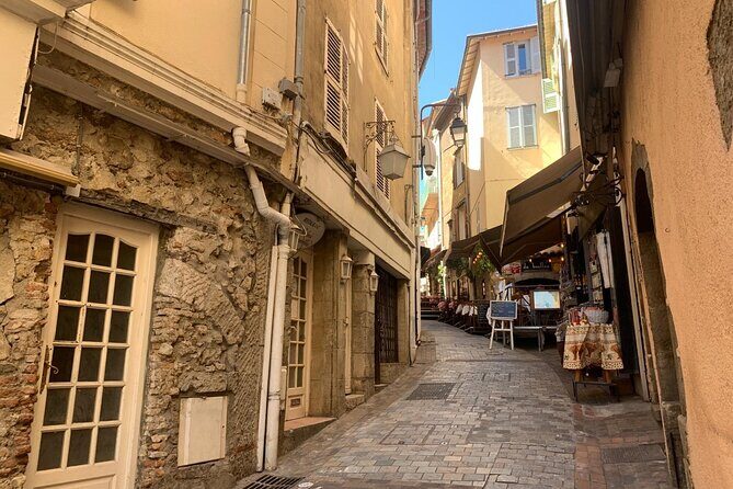 Taste Cannes – A Full French Riviera Food Tour by Do Eat Better - Guides and group size: why small matters on this route