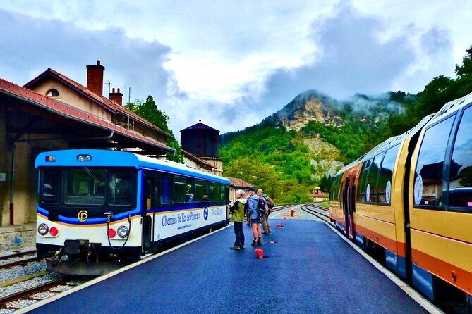Tour with the Mountain Train, Trek to Mystic Forest and Castle - The train ride along the Var River: the best “easy mode” of the day