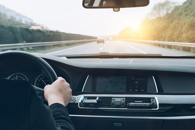 Transfer: Nice City Center to Côte d'Azur Airport(NCE) - Comfort, luggage, and timing that actually helps your flight plan