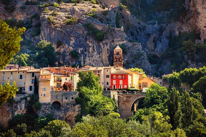 Verdon Canyon and its Lake Full Day Tour - Castellane: medieval character on the Route Napoléon