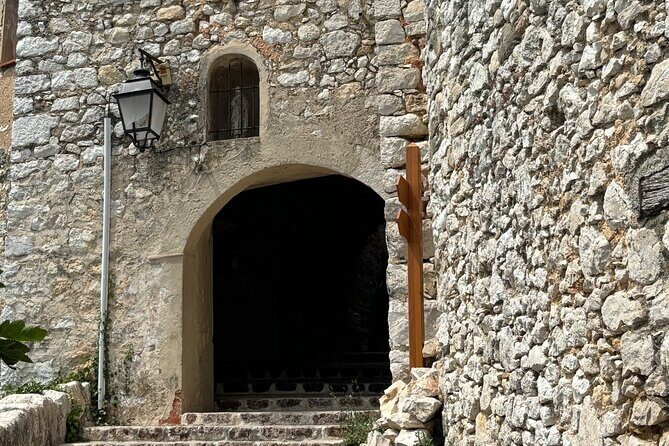 Villages Médiévaux,Grasse, Gourdon, Tourrettes sur Loup, St Paul - Saint-Paul-de-Vence: the art-world village with real historic anchors