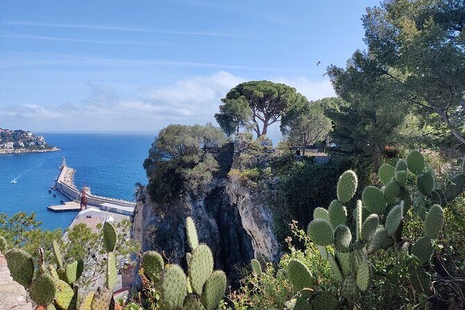 Visit Nice in 2h with Local Certified Guide - The Château climb to the sunset viewpoint finish