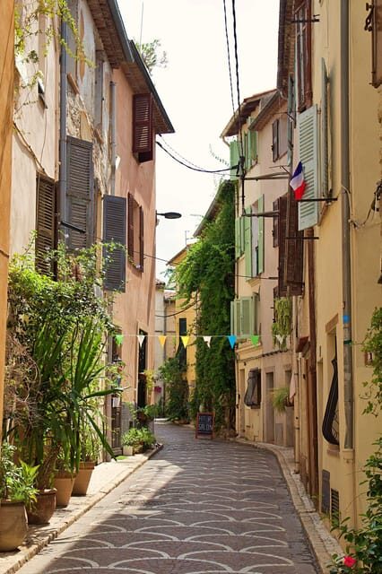 Visit Saint Paul de Vence, Antibes, and Cannes: 7-Hour Tour - Cannes before and after the red carpet: Palais des Festivals outside, then Old Town strolls