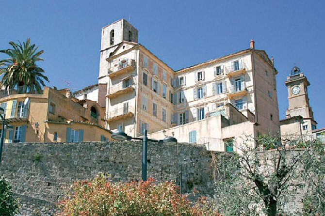 West Coast and Countryside shared & Guided tour from Nice - Stop 5: A fishing medieval old-town stop on the Riviera