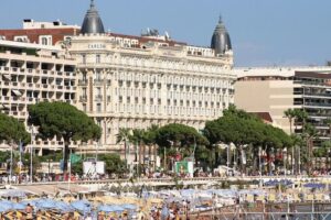 Wine Tasting, Provencal Market, Cannes and St Paul de Vence - Nice pickup, 8-seater comfort, and how the guide fits in